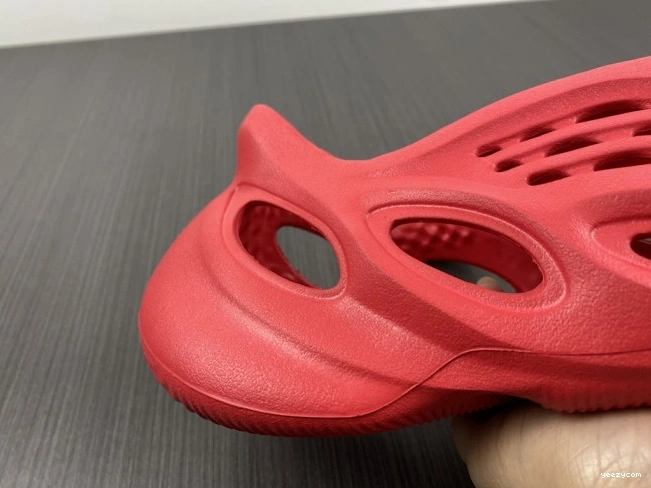 CW3355 Adidas Yeezy Red Foam 1215